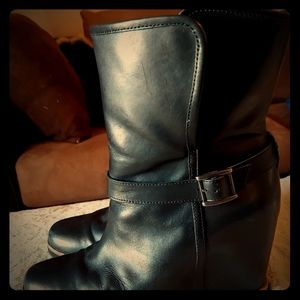 Classy wedge boots Uggs